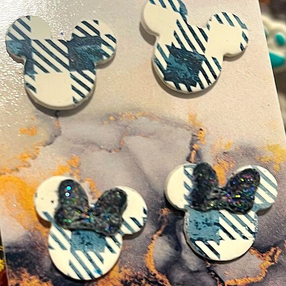 NEW 3D Mickey & Minnie Mouse Checkered Print Polymer Clay Earrings (Set of 2) - Picture 1 of 1